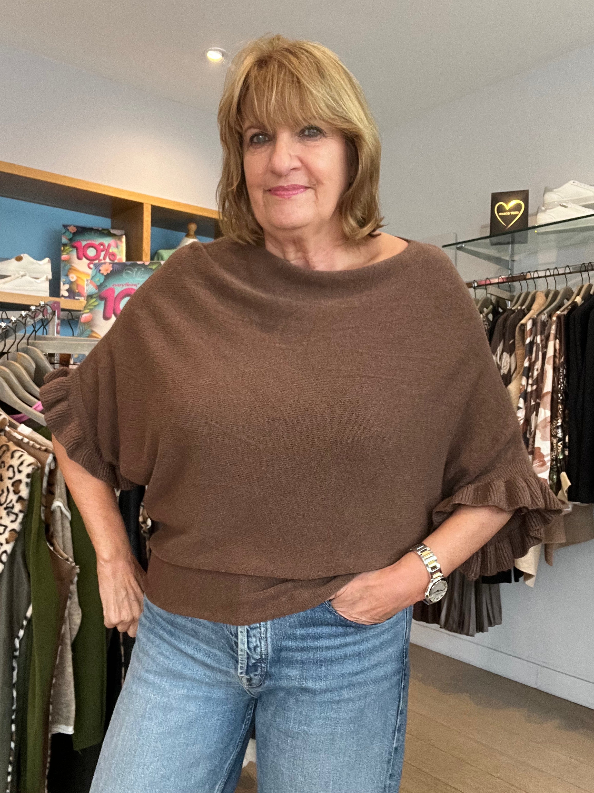 Frill sleeve knit