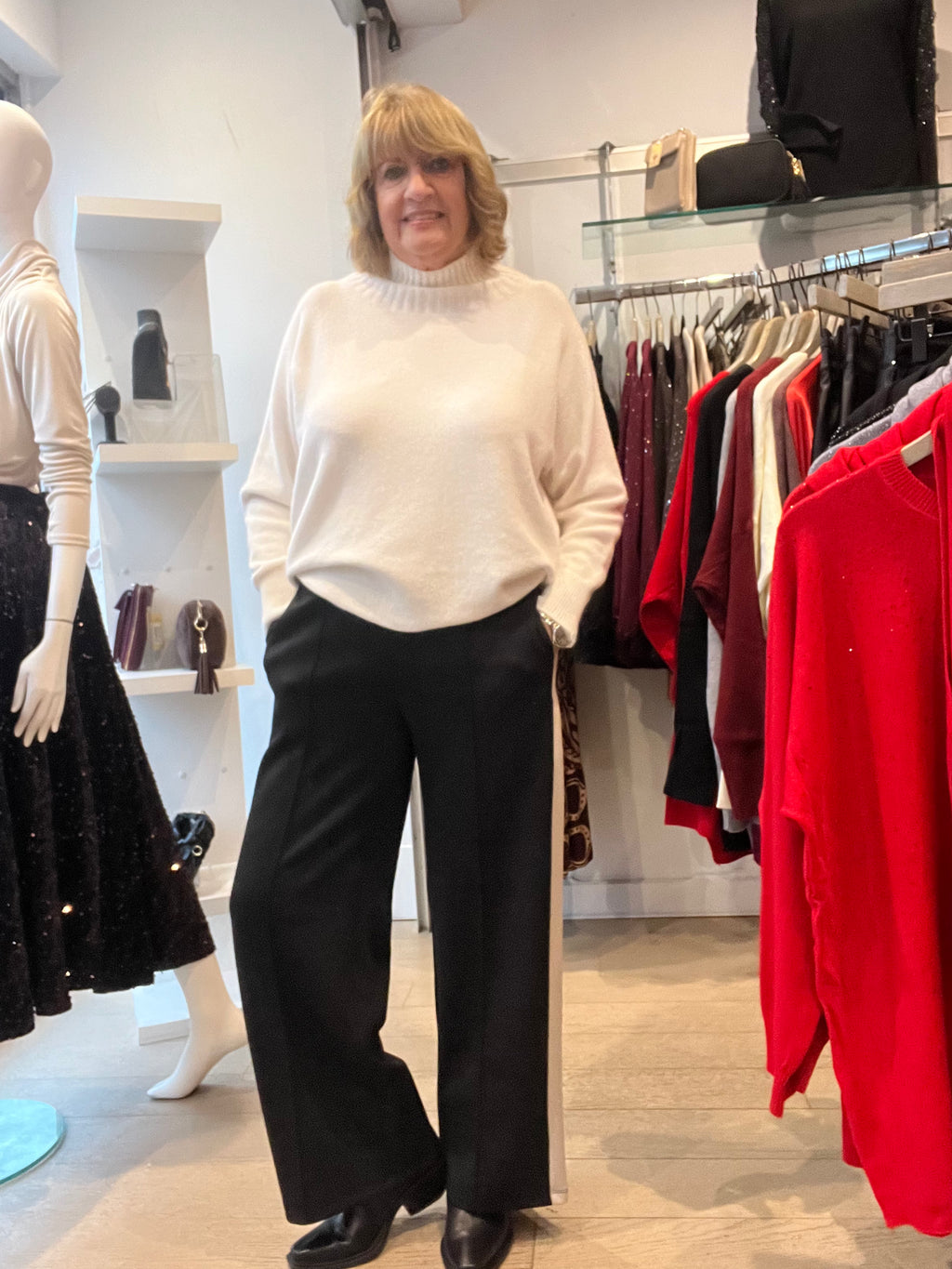 Lounge Scuba leisure pants with Side Stripe and Pockets