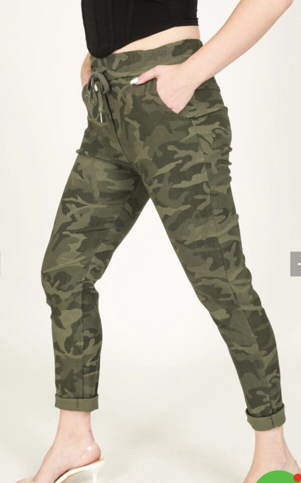 Womens SS Camouflage Magic Pant