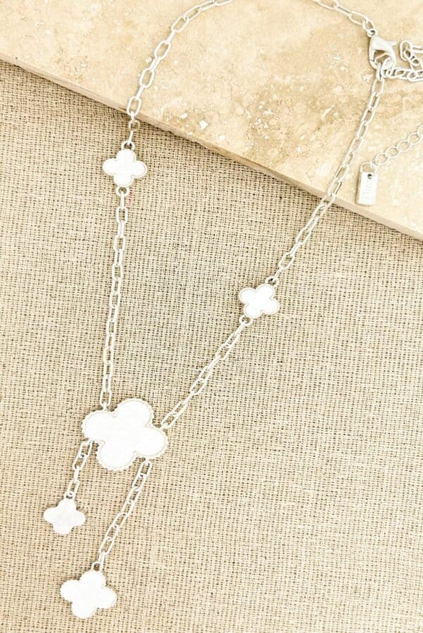 Envy Short Silver and Pearl white dropper necklace