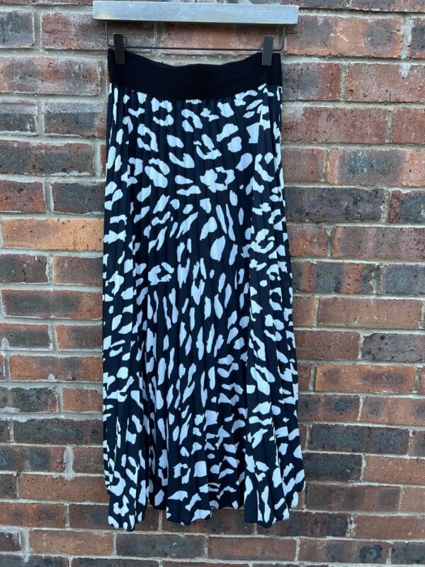 Leopard Print Pleated Skirt with elastic waistband