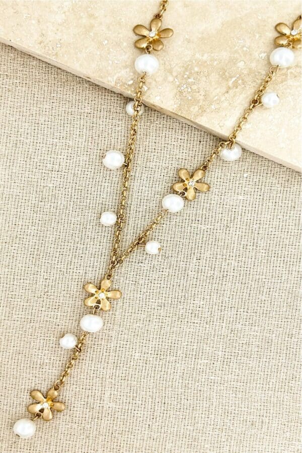 Envy 2151 Gold Pearl daisy necklace