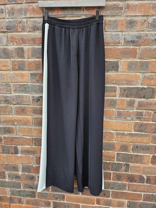 Side Stripe Crepe wide leg pant with elastic waist and pockets