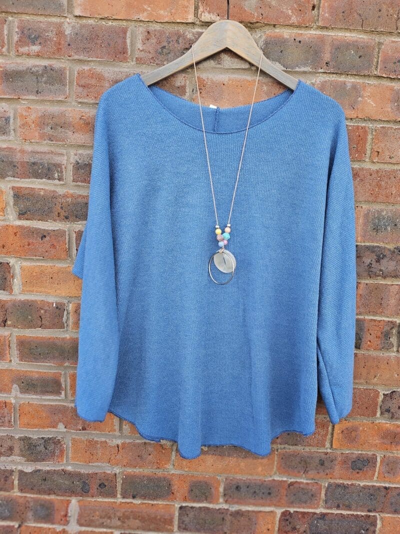 Rib Knit Top with Necklace