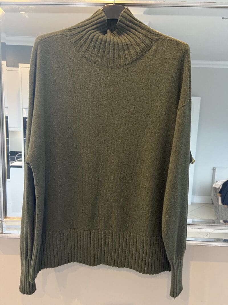 Classic Funnel Neck L/S Knit