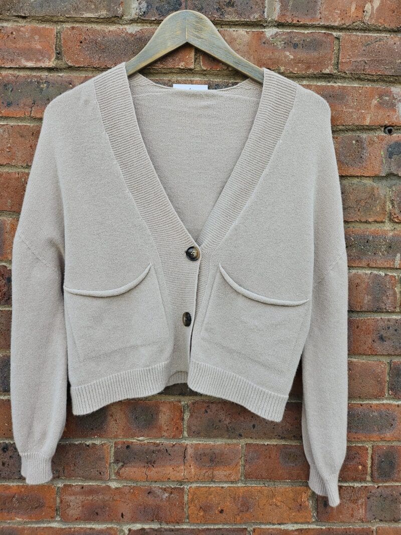 Short Knit Cardy with pockets